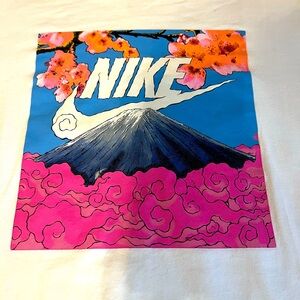Mens Size L Nike White Graphic Japan Tee